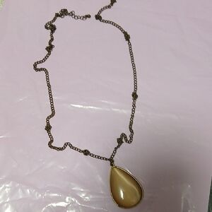 Elegant Teardrop Pendant Necklace